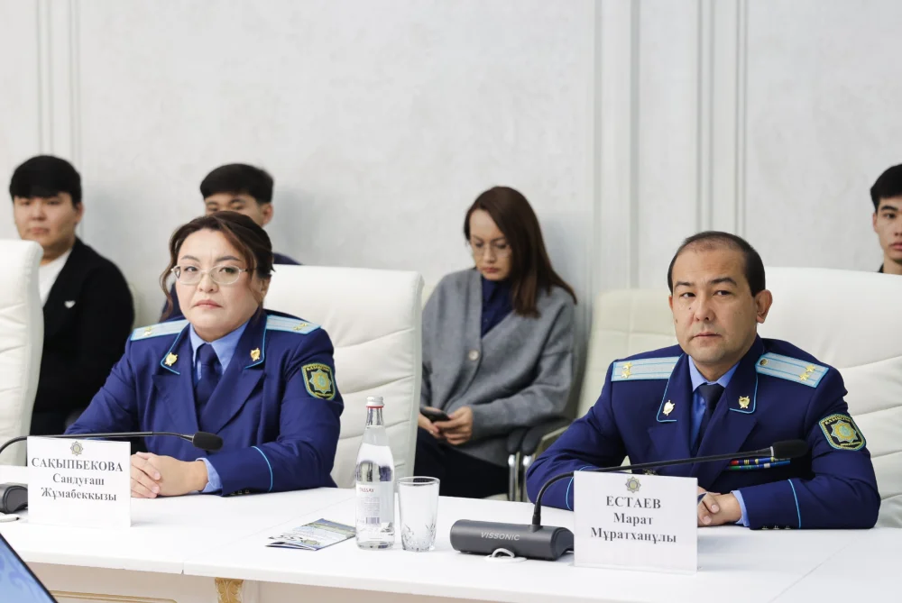 Прокуратура органдарының 35 жылдығы қарсаңында Тараз қаласында «Болашақ прокурор кеңістігі» ашылды — Фотосурет 3