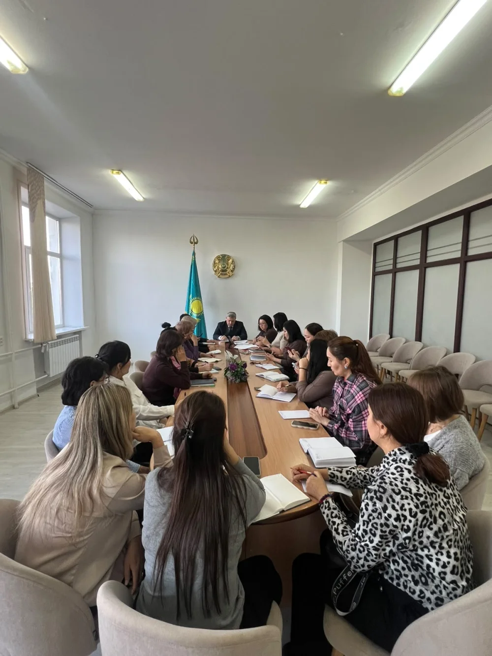 Облыстың қалалары мен аудандарының бэк, фронт-офистерінің қызметкерлерімен Семинар-кеңес. — Фотосурет 1