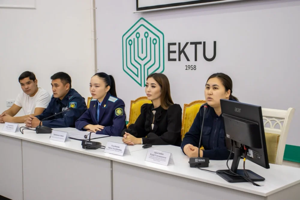 ШҚО-да 100-ге жуық студентке есірткі қаупі мен киберқылмыс туралы ескертілді — Фотосурет 3