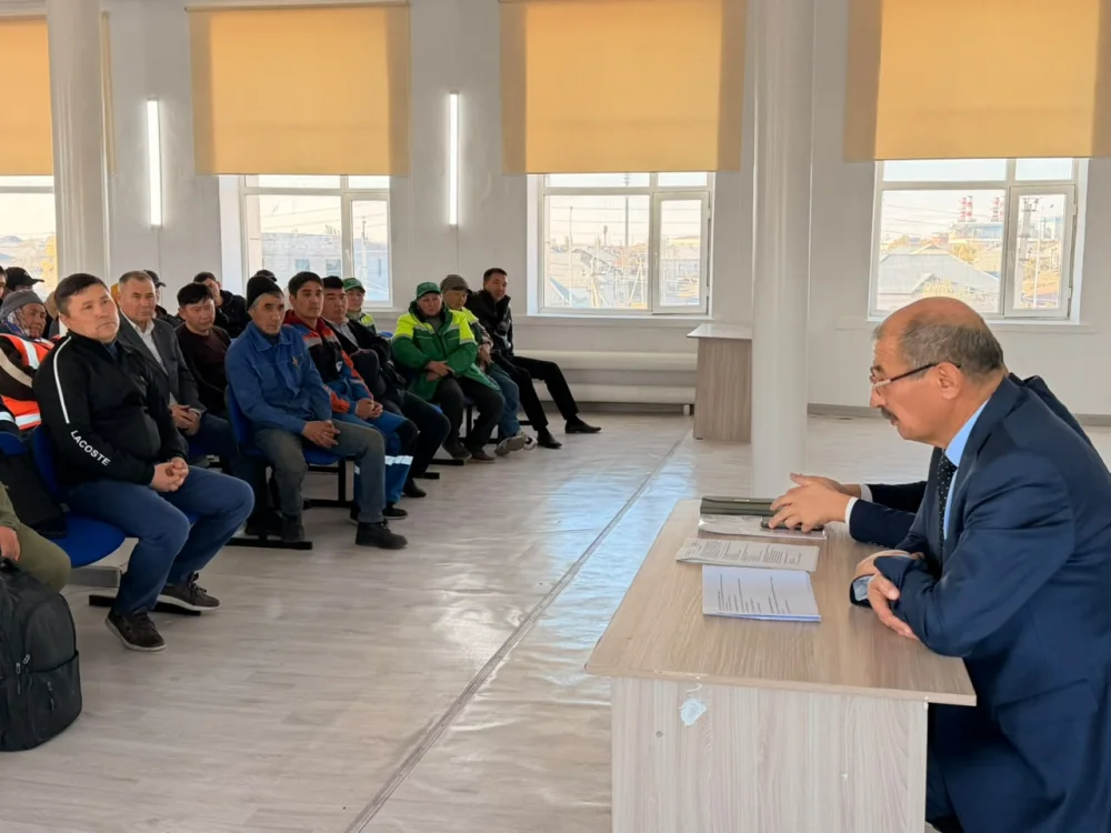 ЕҢБЕК ЗАҢНАМАСЫ ЖӘНЕ ЕҢБЕК ҚАУІПСІЗДІГІ ТАЛАПТАРЫНА ТҮСІНДІРМЕ ЖҰМЫСТАРЫ ЖҮРГІЗІЛДІ — Фотосурет 2