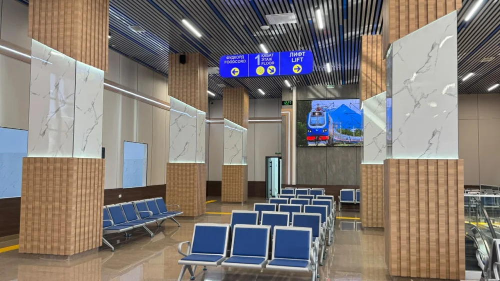 Қайта жаңғыртудан өткен Тараз теміржол вокзалы ел игілігіне берілді — Фотосурет 4