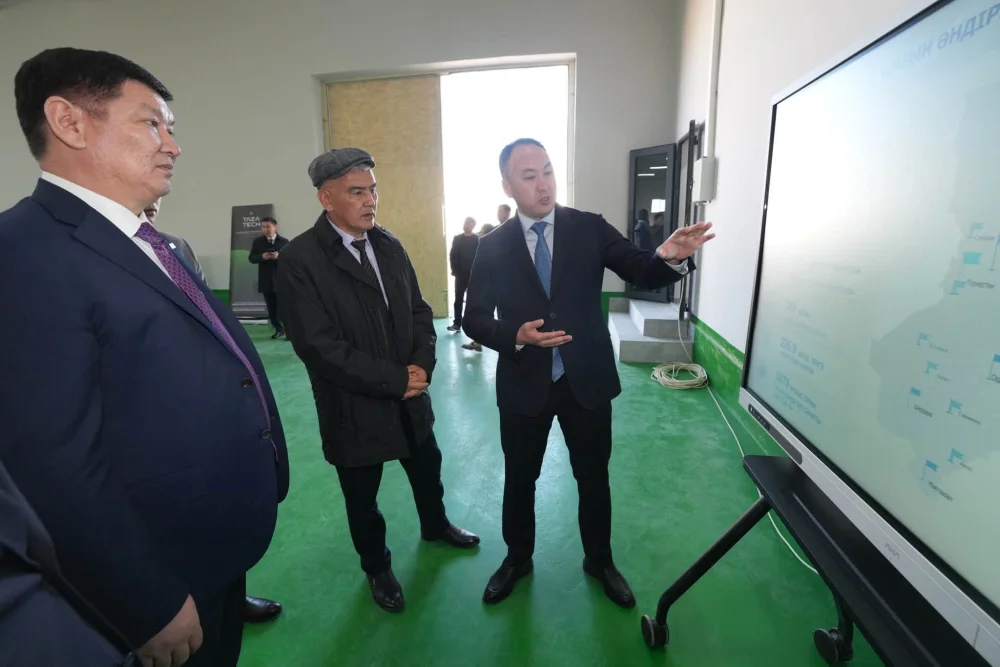 ЕЛІМІЗДІҢ ӨҢІРЛЕРІНЕН КЕЛГЕН ДЕЛЕГАЦИЯЛАР ТҮРКІСТАННЫҢ КӘСІПКЕРЛІКТІ ДАМЫТУ ТӘЖІРИБЕСІН ҮЙРЕНІП ЖАТЫР — Фотосурет 5