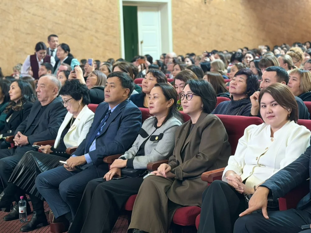 ШЫҒЫС ҚАЗАҚСТАН ОБЛЫСЫНДА ПЕДАГОГТЕРГЕ АРНАЛҒАН РЕСПУБЛИКАЛЫҚ БАЙҚАУЛАРДЫҢ АШЫЛУ САЛТАНАТЫ ӨТТІ — Фотосурет 3