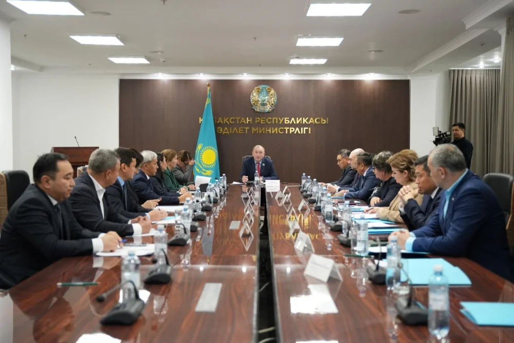 Әділет министрлігінде азаматтық заңнаманы жетілдіру мәселелері талқыланды — Фотосурет 1