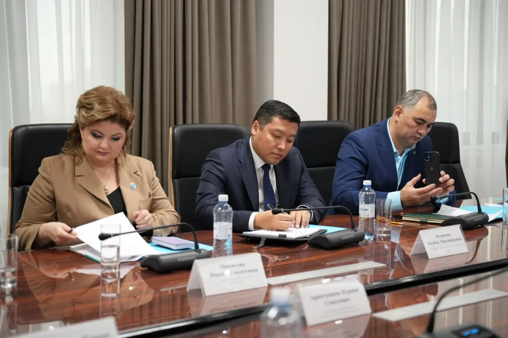Әділет министрлігінде азаматтық заңнаманы жетілдіру мәселелері талқыланды — Фотосурет 7