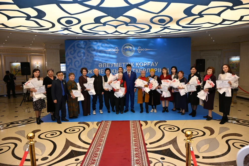 Талдықорғанда әлеуметтік қорғау саласының қызметкерлері марапатталды — Фотосурет 1