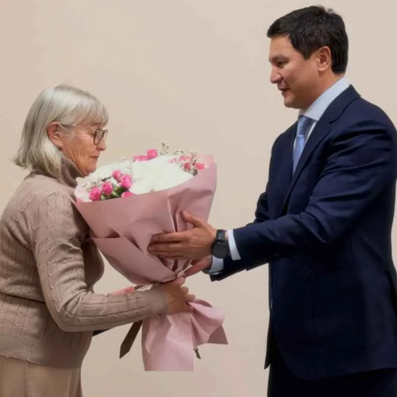 Абаттануына өз еңбегімен үлес қосып жүрген М.Дулатов көшесі, 176, 178, 180 үйлерінің тұрғындарына алғыс хаттар табысталды — Фотосурет 2