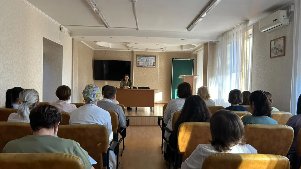 Перинаталдық орталықта еңбек заңнамасы мәселелері бойынша семинар өткізілді — Фотосурет 1