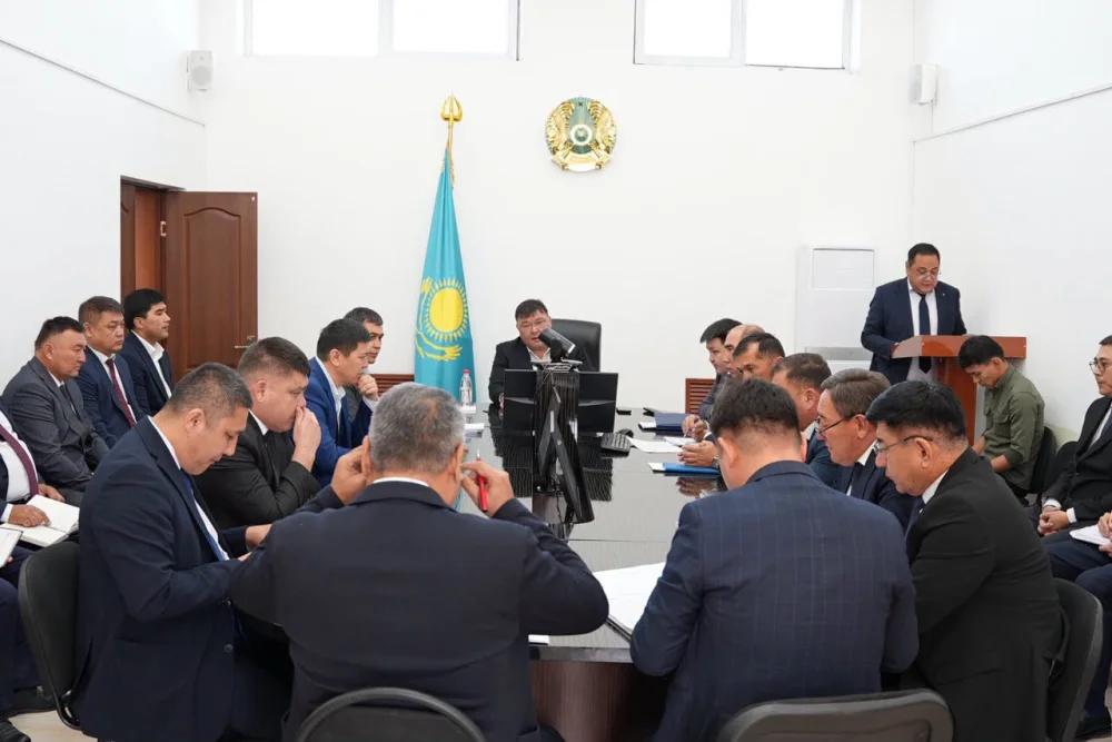 ШАРДАРА АУДАНЫНДА КЕЗЕКТІ АППАРАТТЫҚ МӘЖІЛІС ӨТТІ — Фотосурет 12