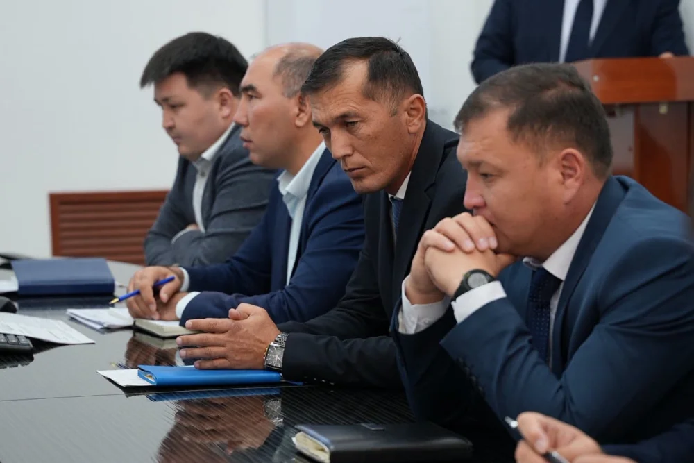 ШАРДАРА АУДАНЫНДА КЕЗЕКТІ АППАРАТТЫҚ МӘЖІЛІС ӨТТІ — Фотосурет 2