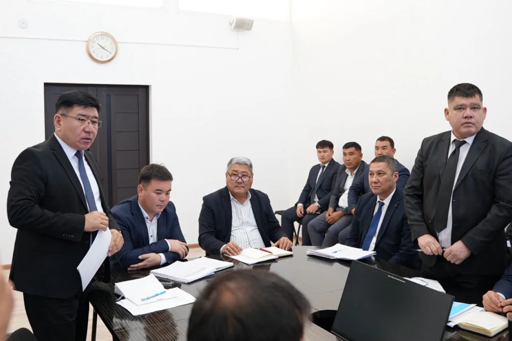 ШАРДАРА АУДАНЫНДА КЕЗЕКТІ АППАРАТТЫҚ МӘЖІЛІС ӨТТІ — Фотосурет 7