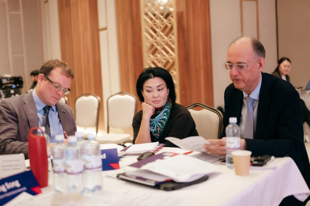 2026 жылғы 29 қазанда Британдық кеңестің (British Council) бастамасымен және ҚР ҒЖБМ Ғылым және жоғары білім саласындағы сапаны қамтамасыз ету комитетінің қолдауымен MNU-де «Қазақстандағы трансұлттық білім беруді аккредиттеу: сапа, сенім және академиялық адалдық» атты дөңгелек үстел өтті — Фотосурет 9