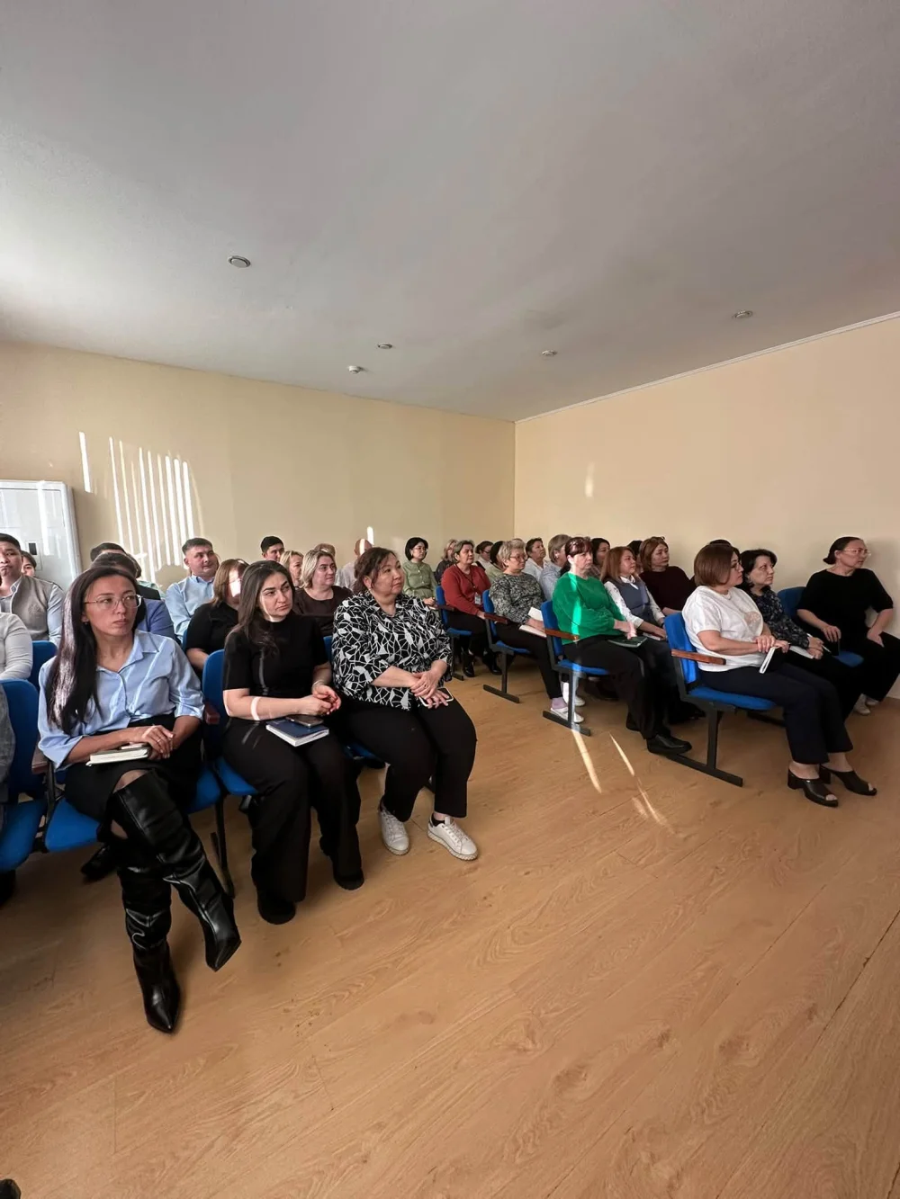 Департаментте сыбайлас жемқорлыққа қарсы іс-қимыл және мемлекеттік қызмет туралы заңнаманы сақтау мәселелері бойынша жұмыс кеңесі өтті — Фотосурет 3