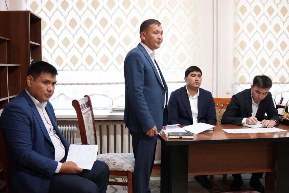 ШАРДАРА АУДАНЫНЫҢ ӘКІМІ ТҰРҒЫНДАРДЫҢ ЖЕКЕ МӘСЕЛЕЛЕРІ БОЙЫНША ҚАБЫЛДАУ ӨТКІЗДІ — Фотосурет 5