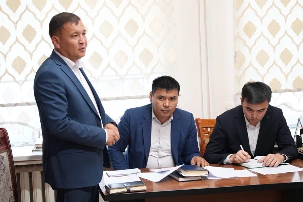 ШАРДАРА АУДАНЫНЫҢ ӘКІМІ ТҰРҒЫНДАРДЫҢ ЖЕКЕ МӘСЕЛЕЛЕРІ БОЙЫНША ҚАБЫЛДАУ ӨТКІЗДІ — Фотосурет 7