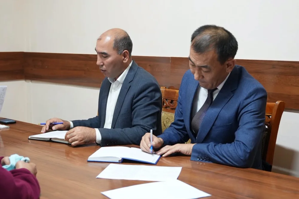 ШАРДАРА АУДАНЫНЫҢ ӘКІМІ ТҰРҒЫНДАРДЫҢ ЖЕКЕ МӘСЕЛЕЛЕРІ БОЙЫНША ҚАБЫЛДАУ ӨТКІЗДІ — Фотосурет 6