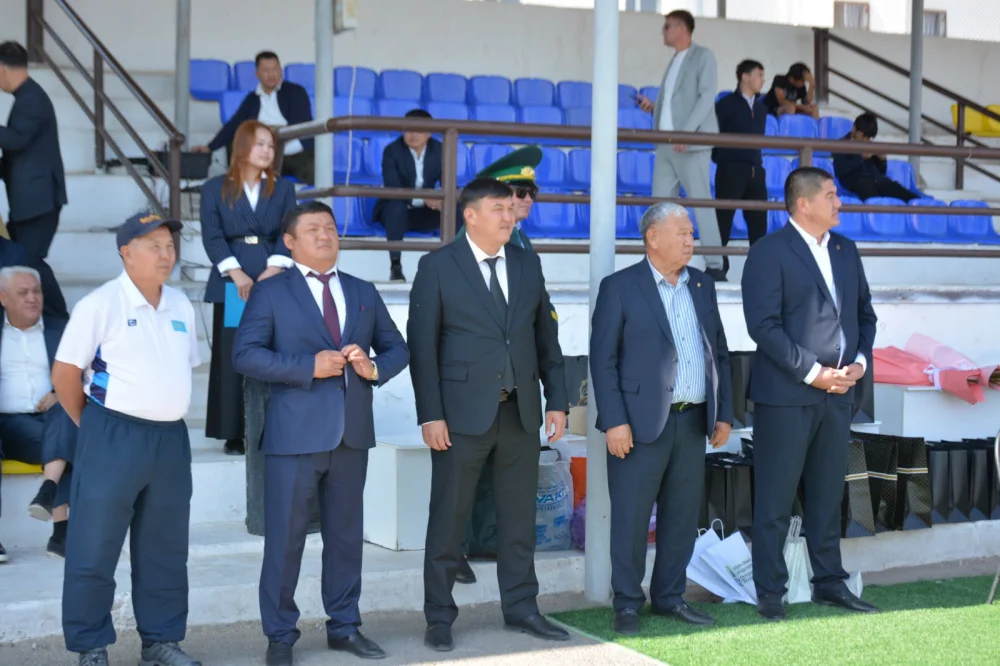ЕҢБЕК ПЕН БІРЛІКТІ ҰШТАСТЫРҒАН МЕРЕЙТОЙ АЯСЫНДА СПОРТТЫҚ ЖАРЫСТАР ӨТТІ. — Фотосурет 6