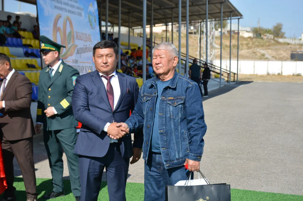 ЕҢБЕК ПЕН БІРЛІКТІ ҰШТАСТЫРҒАН МЕРЕЙТОЙ АЯСЫНДА СПОРТТЫҚ ЖАРЫСТАР ӨТТІ. — Фотосурет 9