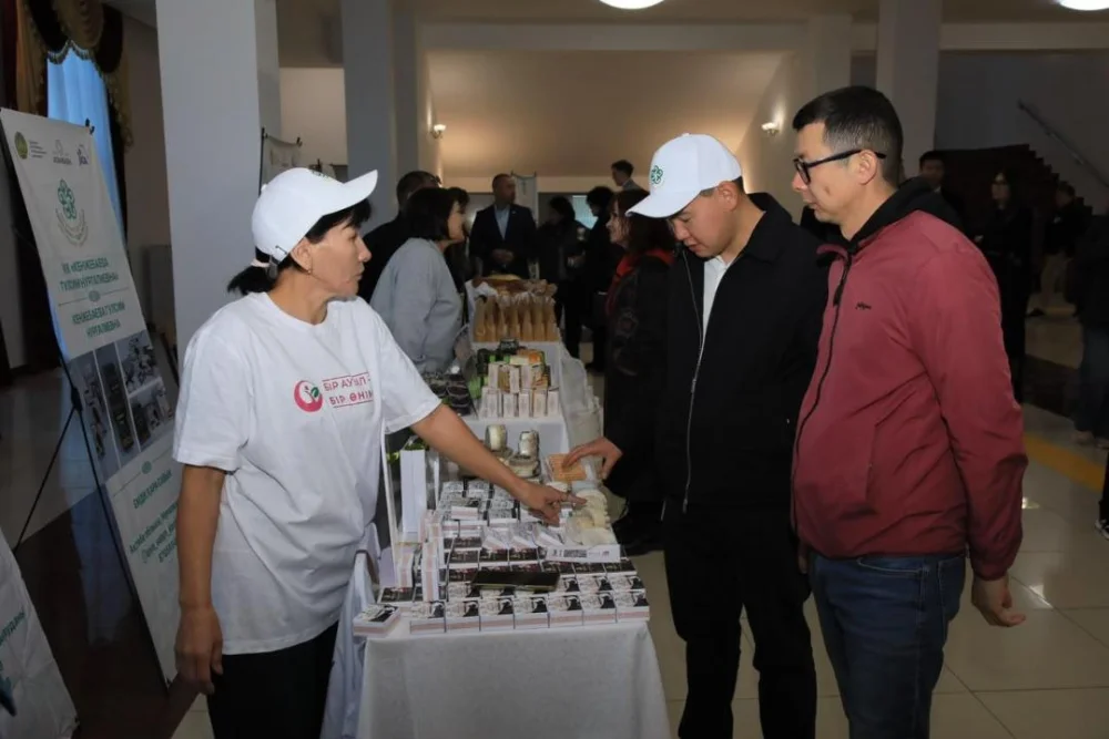 Ақтөбе облысында кәсіпкерлікті қолдау шаралары кеңейтілуде: өңірдің үздік кәсіпкерлері марапатталды — Фотосурет 5