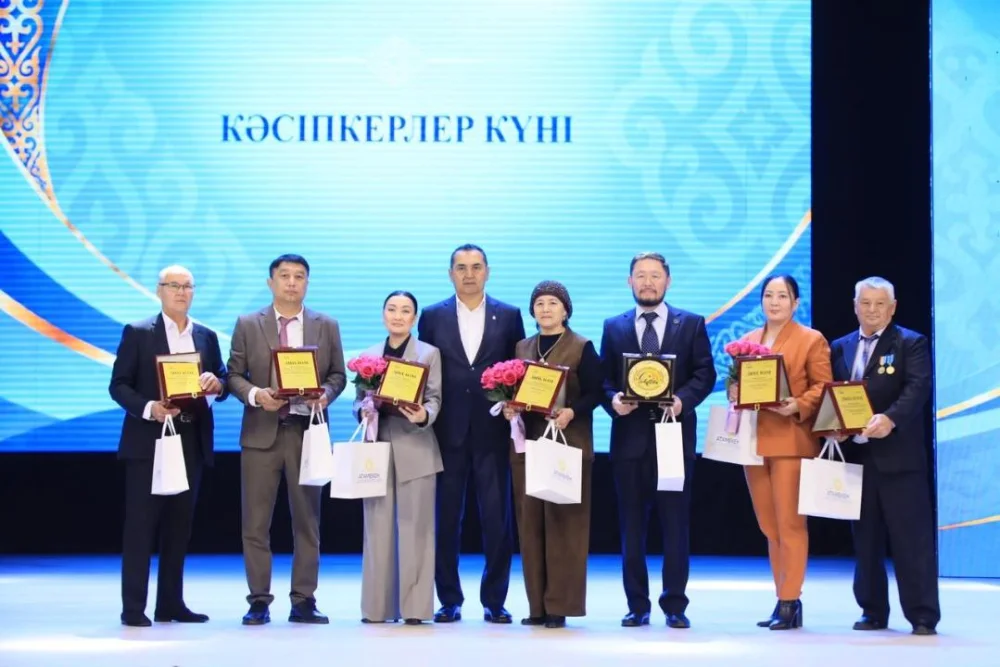 Ақтөбе облысында кәсіпкерлікті қолдау шаралары кеңейтілуде: өңірдің үздік кәсіпкерлері марапатталды — Фотосурет 4