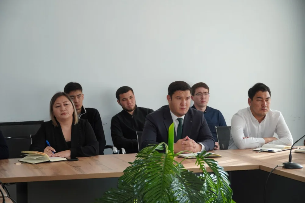 Мемлекеттік қызметшілердің қызметтік әдеп нормалары мен мүдделер қақтығысының алдын алу мәселелері талқыланды — Фотосурет 2