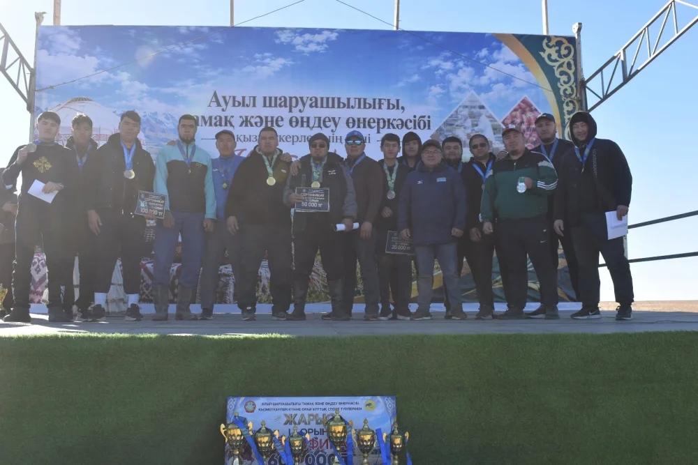 ЕҢБЕКПЕН КЕЛГЕН ЫРЫС: ҚЫЗЫЛҚОҒАДА АУЫЛ ШАРУАШЫЛЫҒЫ ҚЫЗМЕТКЕРЛЕРІНІҢ МЕРЕКЕСІ АТАЛЫП ӨТТІ — Фотосурет 4