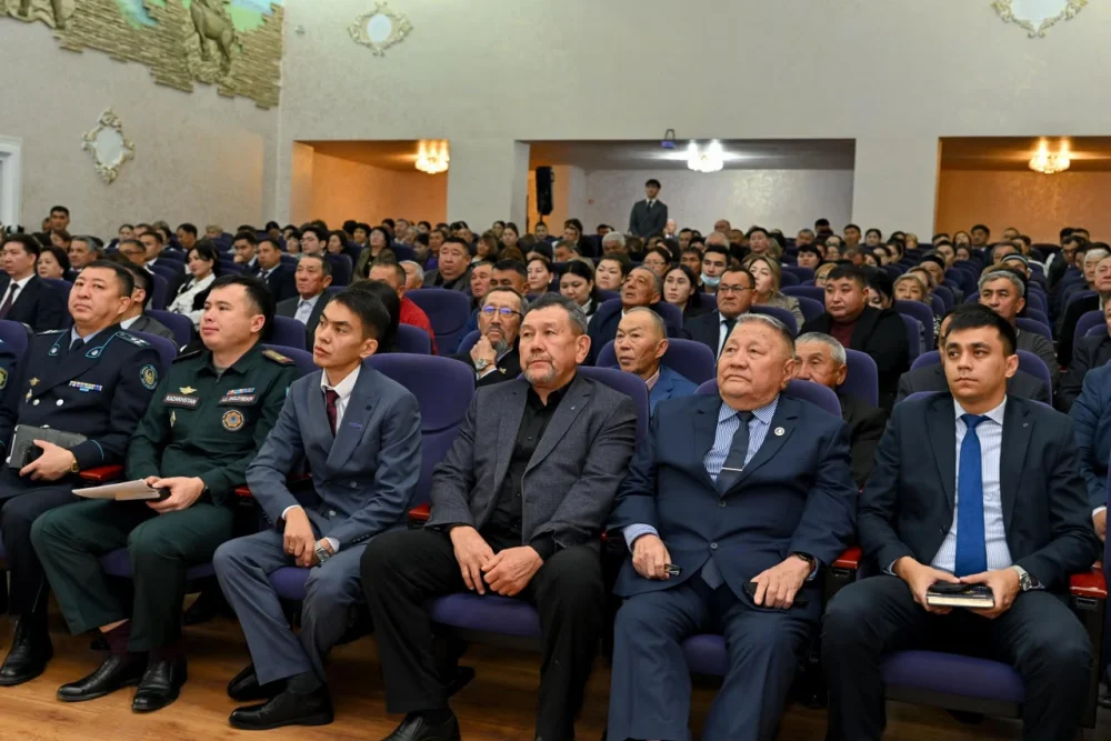 Облыс әкімі Жаңасемей ауданының тұрғындарымен кездесті — Фотосурет 2