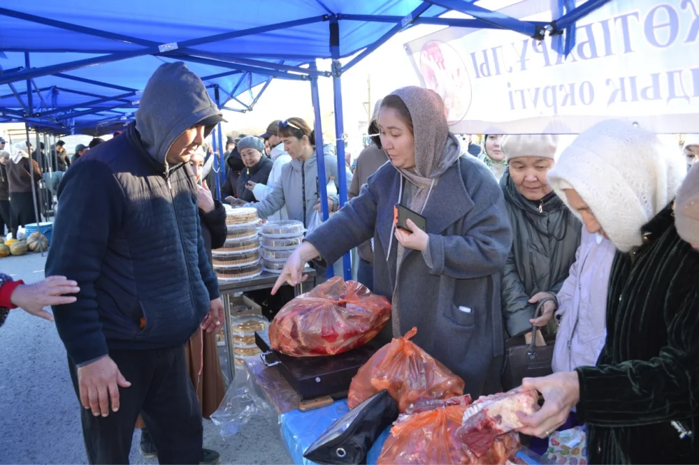 ШАЛҚАРДА АУЫЛ ШАРУАШЫЛЫҒЫ ӨНІМДЕРІНІҢ ЖӘРМЕҢКЕСІ ҰЙЫМДАСТЫРЫЛДЫ — Фотосурет 3