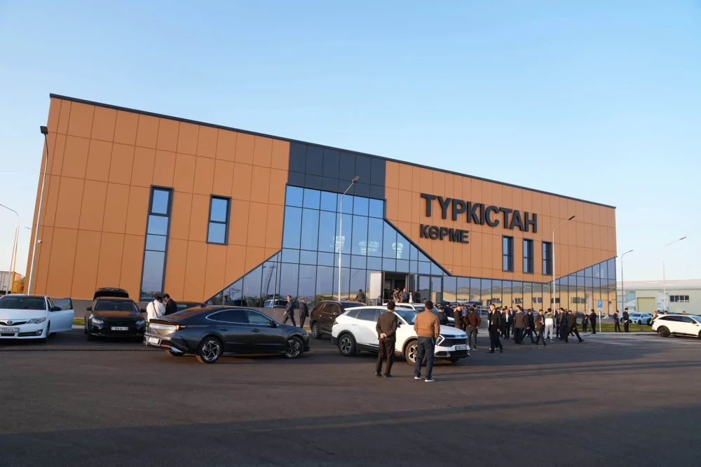 ТҮРКІСТАН ОБЛЫСЫНДА ҚАЗАҚСТАН КӘСІПКЕРЛЕРІ КҮНІНЕ АРНАЛҒАН ФОРУМ ӨТІП, ҮЗДІКТЕР МАРАПАТТАЛДЫ — Фотосурет 8