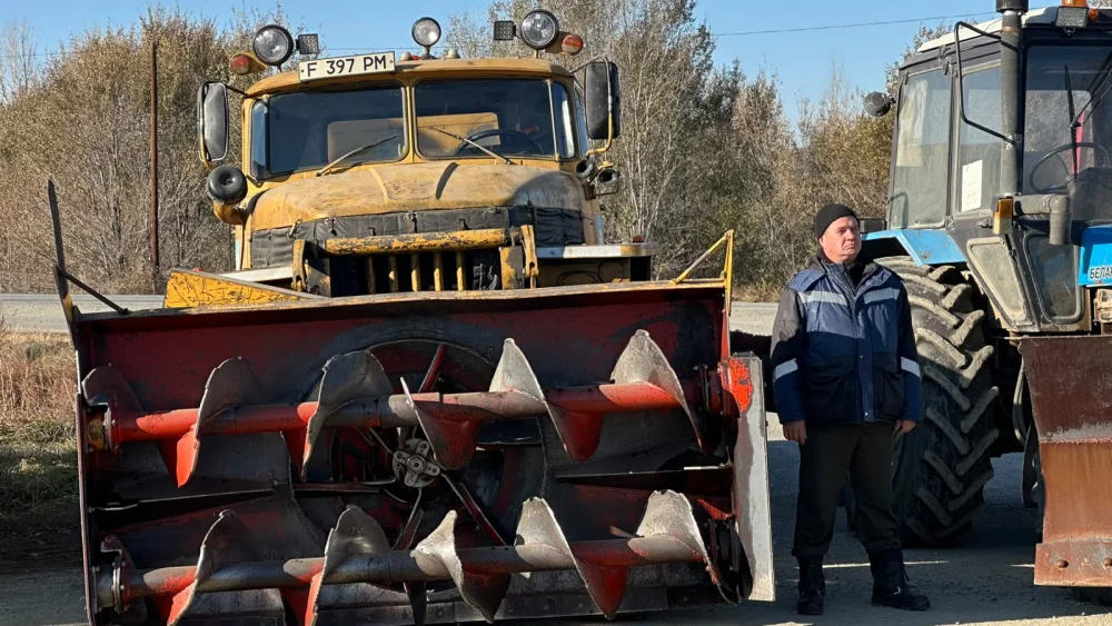 Самар ауданында жолдарды қысқы күтіп-ұстауға дайындық жүргізілуде — Фотосурет 4