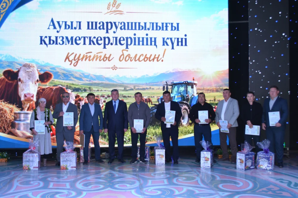 ШАЛҚАР АУДАНЫНДА АУЫЛ ШАРУАШЫЛЫҒЫ ҚЫЗМЕТКЕРЛЕРІНІҢ КҮНІ АТАЛЫП ӨТТІ — Фотосурет 6
