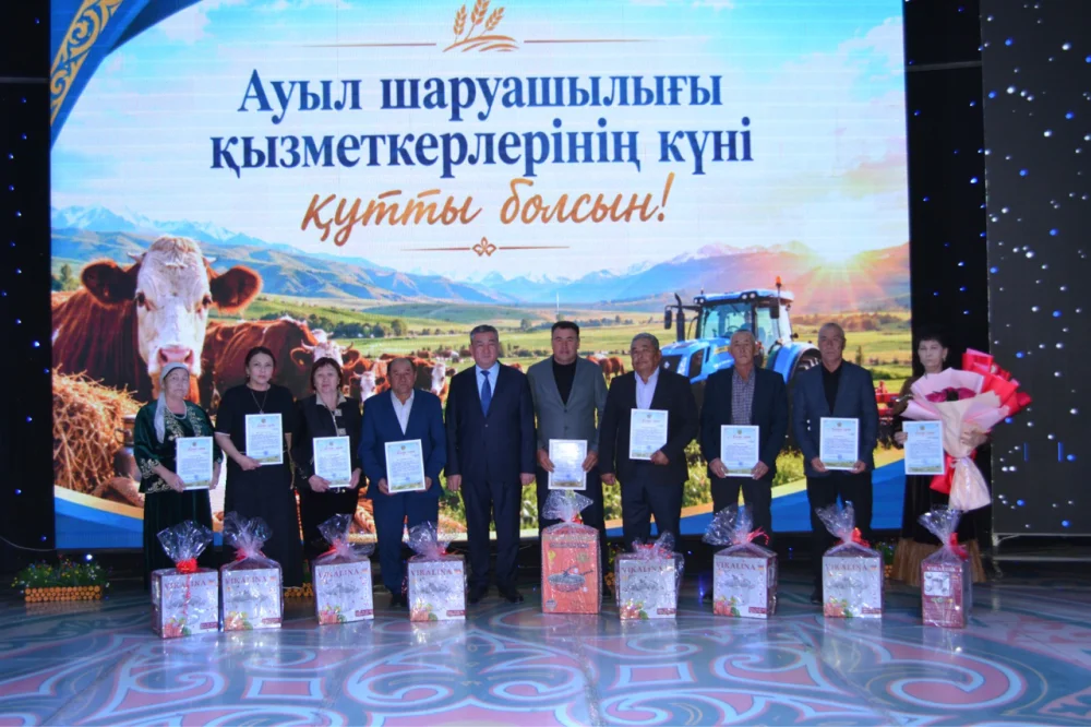 ШАЛҚАР АУДАНЫНДА АУЫЛ ШАРУАШЫЛЫҒЫ ҚЫЗМЕТКЕРЛЕРІНІҢ КҮНІ АТАЛЫП ӨТТІ — Фотосурет 7