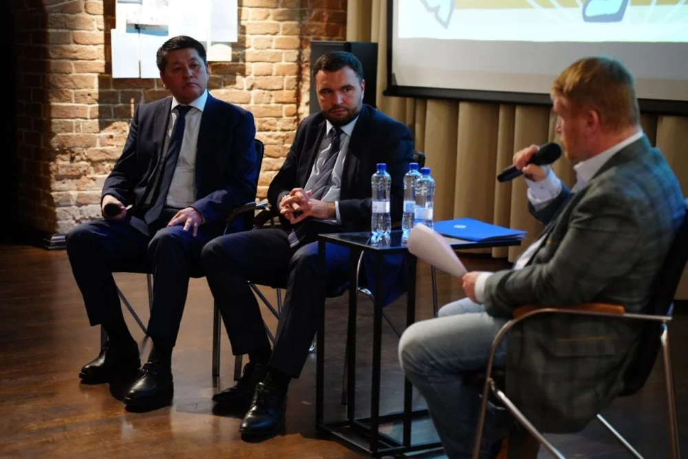 Public Talk: «Халықаралық диалогтың архитектурасы осында және қазір» — Фотосурет 1