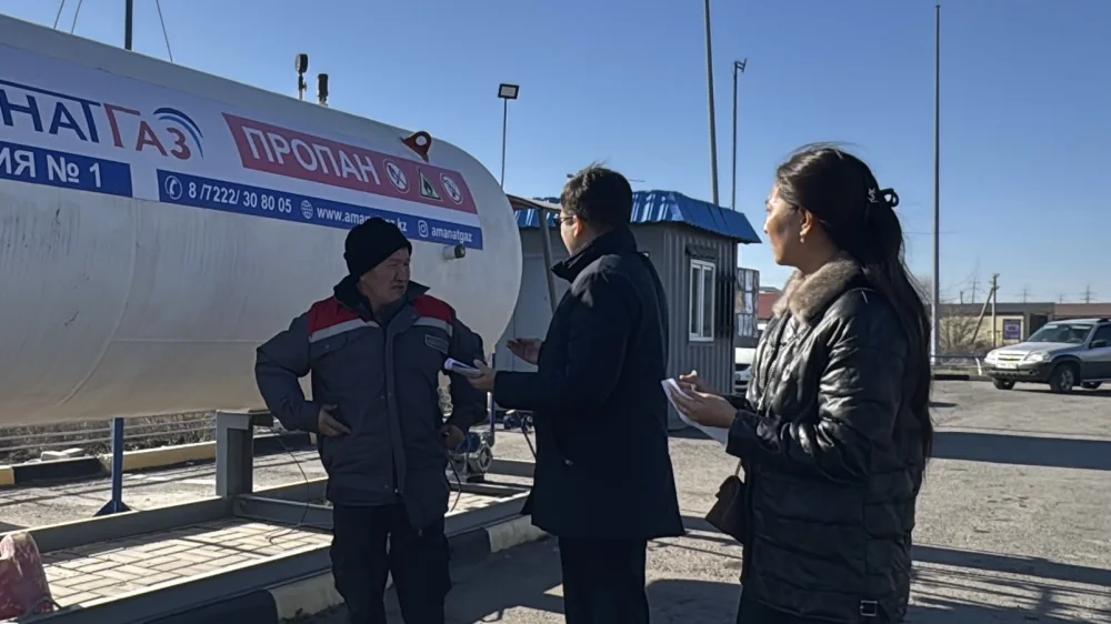 Шығыс Қазақстан облысында газ баллондарын пайдаланудағы қауіпсіздік талаптары бойынша түсіндіру акциясы өтті — Фотосурет 4