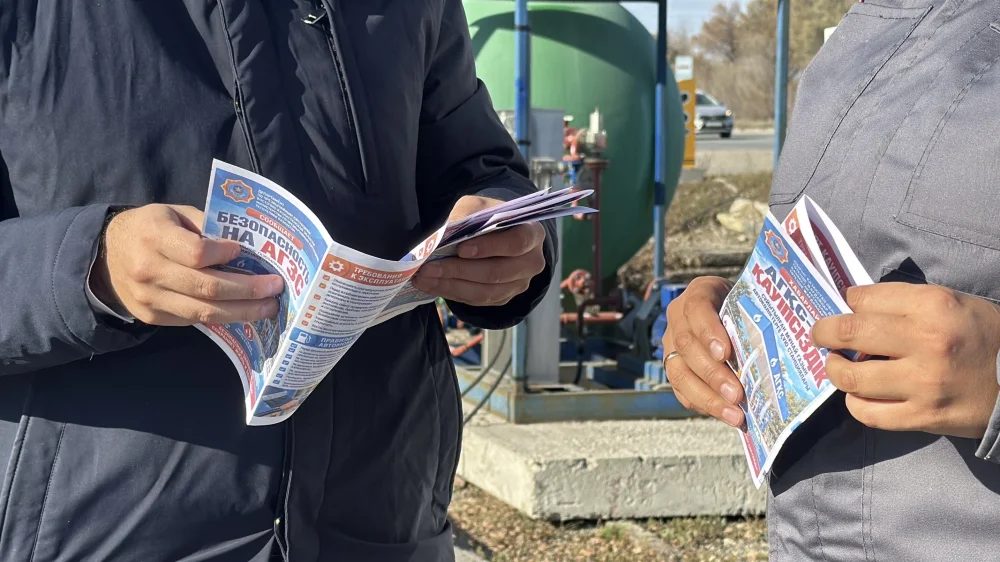 Шығыс Қазақстан облысында газ баллондарын пайдаланудағы қауіпсіздік талаптары бойынша түсіндіру акциясы өтті — Фотосурет 2