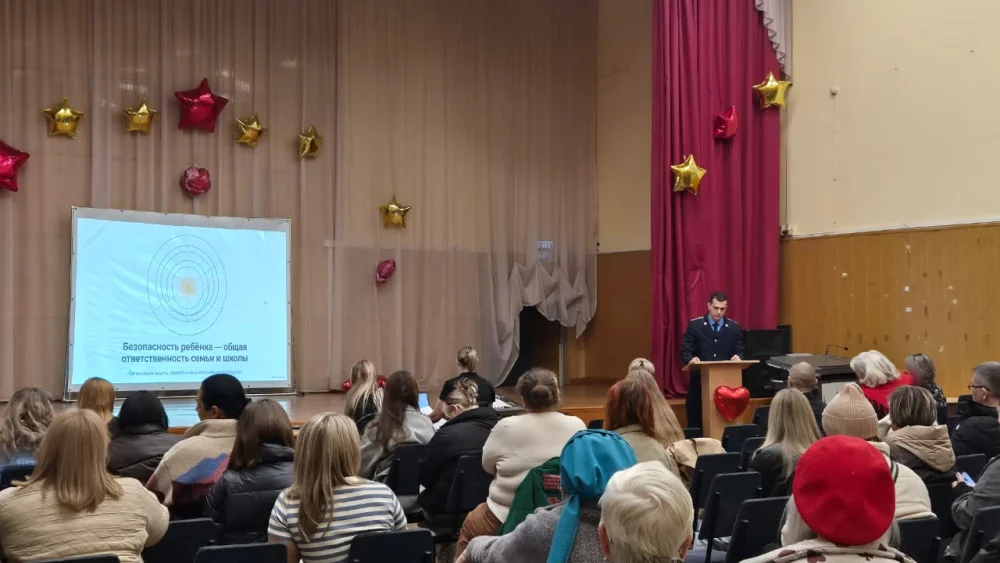 Прокурорлар қала мектептерінде, кәмелетке толмағандар арасындағы құқық бұзушылықтың алдын алу мәселелері бойынша ата-аналар жиналысын өткізді — Фотосурет 3