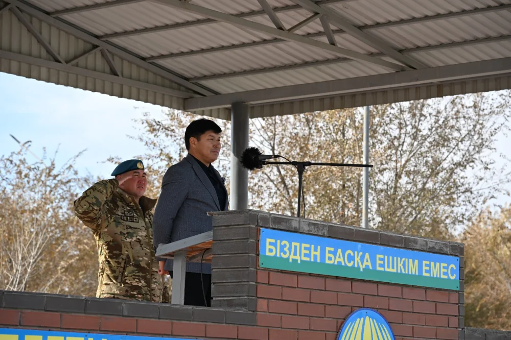 Қала әкімі Ернат Бәзіл И.В. Панфилов атындағы 18404 әскери бөлімнің тыныс-тіршілігімен танысты — Фотосурет 9