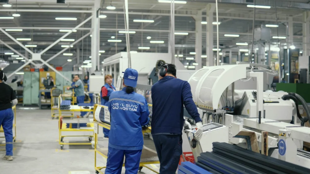 ЕЛІМІЗДІҢ ӨҢІРЛЕРІНЕН КЕЛГЕН ДЕЛЕГАЦИЯ ТҮРКІСТАН ОБЛЫСЫНЫҢ ОЗЫҚ ТӘЖІРИБЕСІН МЕҢГЕРУДЕ — Фотосурет 4