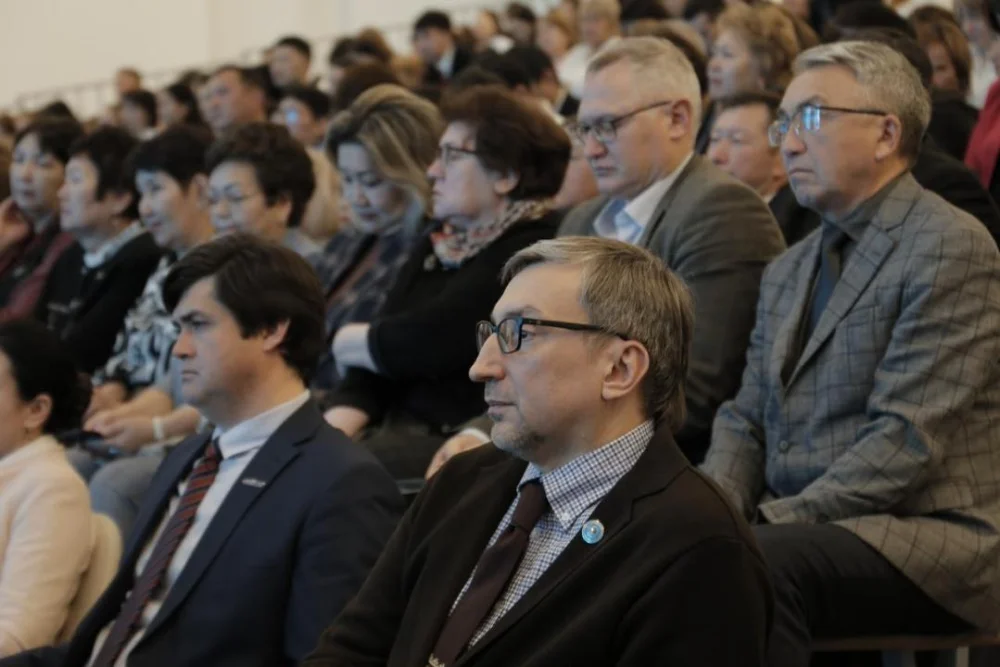 Ақмола облысында Мемлекет басшысының Жолдауындағы негізгі басымдықтар Халық Кеңесінің төрағасымен талқыланды — Фотосурет 6