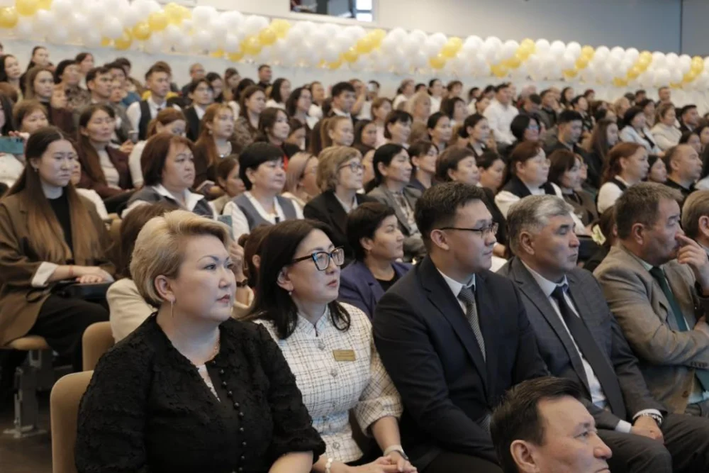 Ақмола облысында Мемлекет басшысының Жолдауындағы негізгі басымдықтар Халық Кеңесінің төрағасымен талқыланды — Фотосурет 7