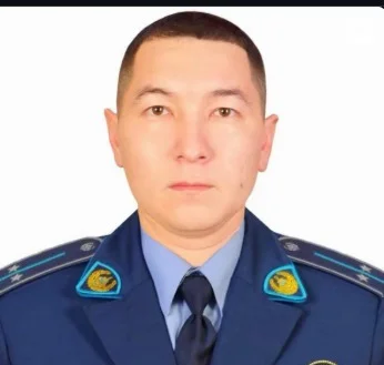 Полицейлер үш айлық сәбиді ауруханаға жедел жеткізді