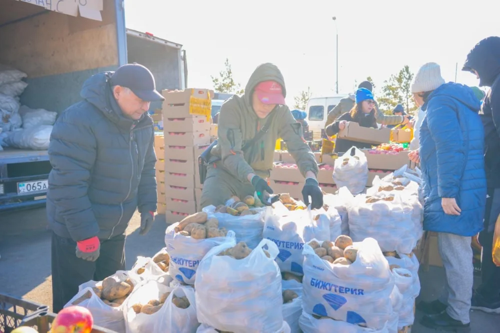 500 тоннаға жуық өнім, ерекше шоу және ұлттық тағамдар: Астанадағы соңғы ауыл шаруашылығы жәрмеңкесі қалай өтті — Фотосурет 3