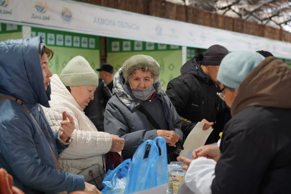 Ақмола облысы елордадағы ауыл шаруашылығы жәрмеңкелері маусымын қорытындылады — Фотосурет 10