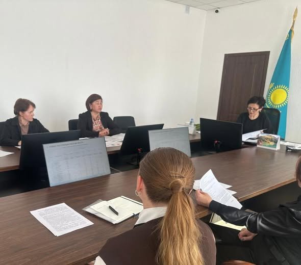 Әлеуметтік әріптестік және әлеуметтік-еңбек қатынастарын реттеу жөніндегі үшжақты комиссия