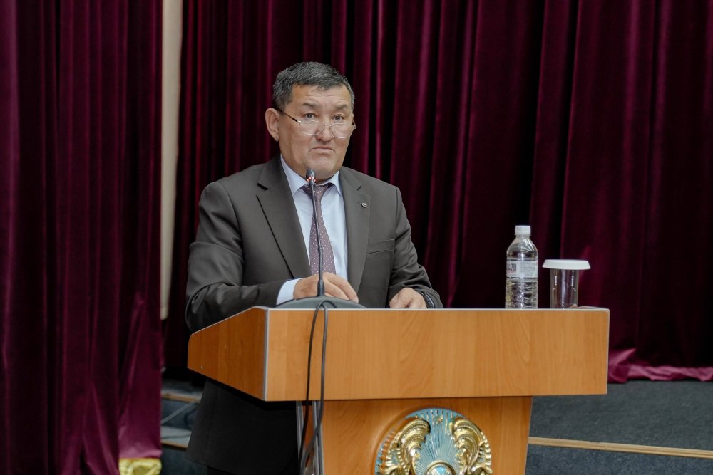 Семейде әкімдік отырысында қаланың өзекті мәселелері қаралды