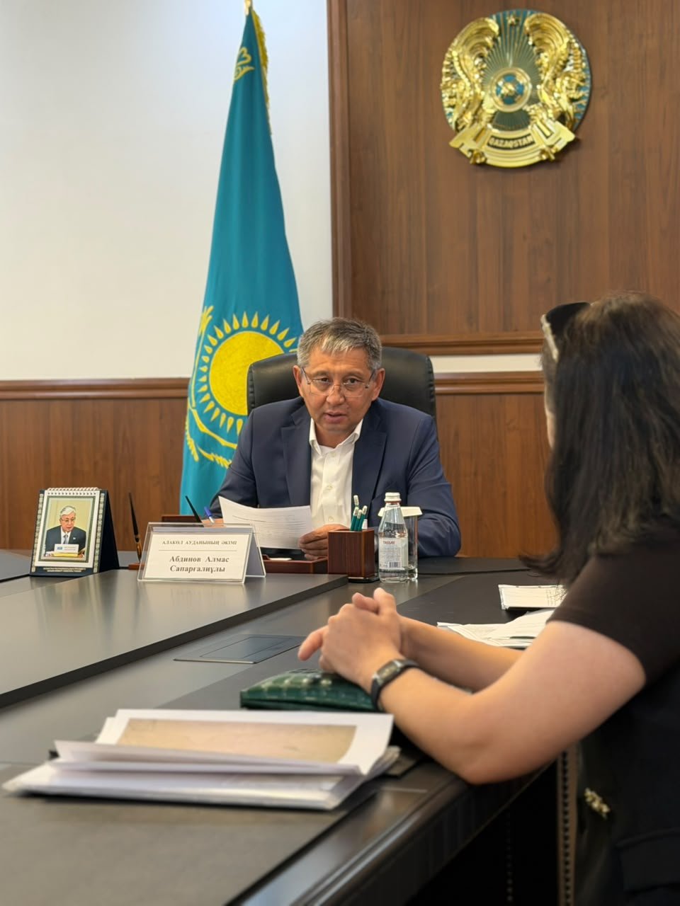 Аудан әкімі Алмас Абдинов азаматтарды жеке қабылдады