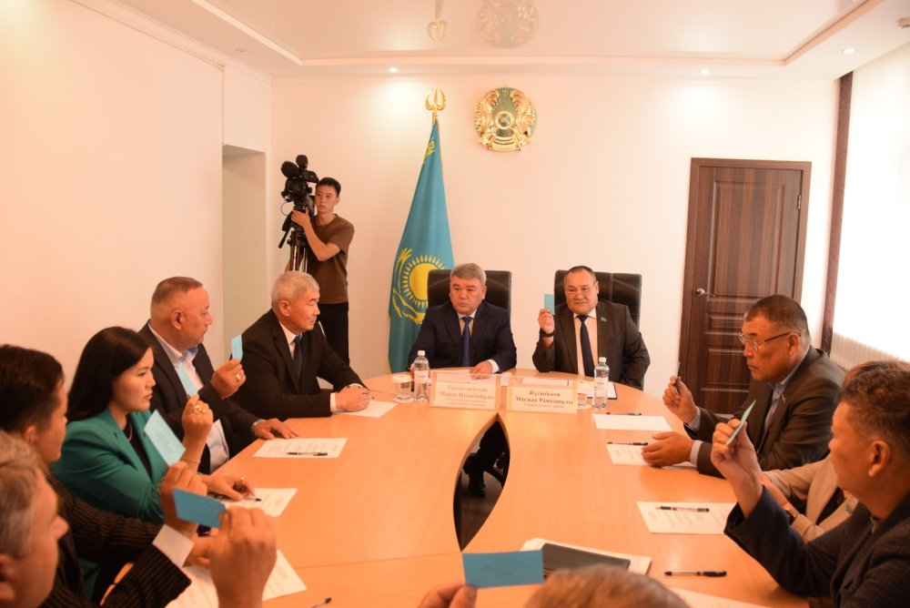 Ақжар аудандық мәслихатының депутаттары ауданның жаңа әкімін тағайындауға келісім берді