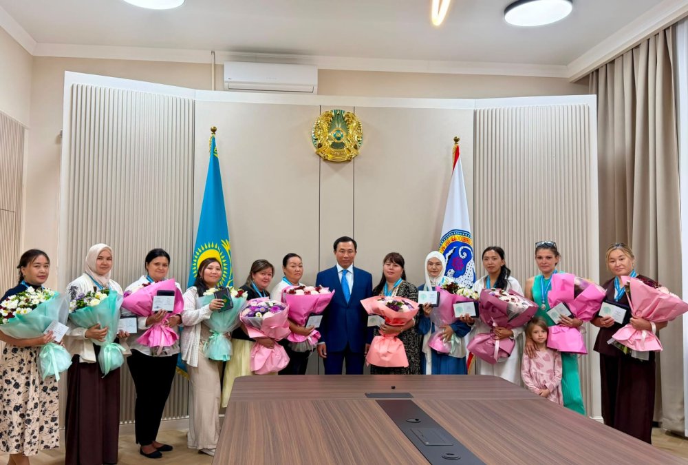 Көпбалалы аналарға мемлекеттік марапаттар табысталды