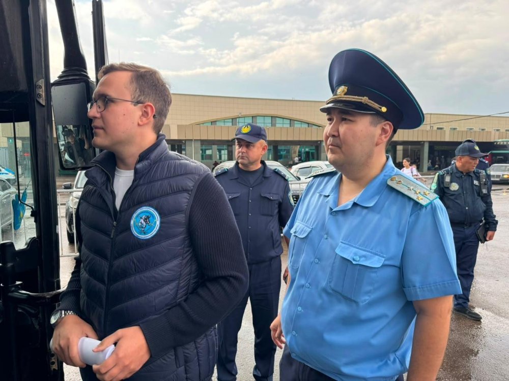 Елордада қалааралық автобус жүргізушілеріне жол қауіпсіздігі мен есірткі қылмысының зардабы түсіндірілді