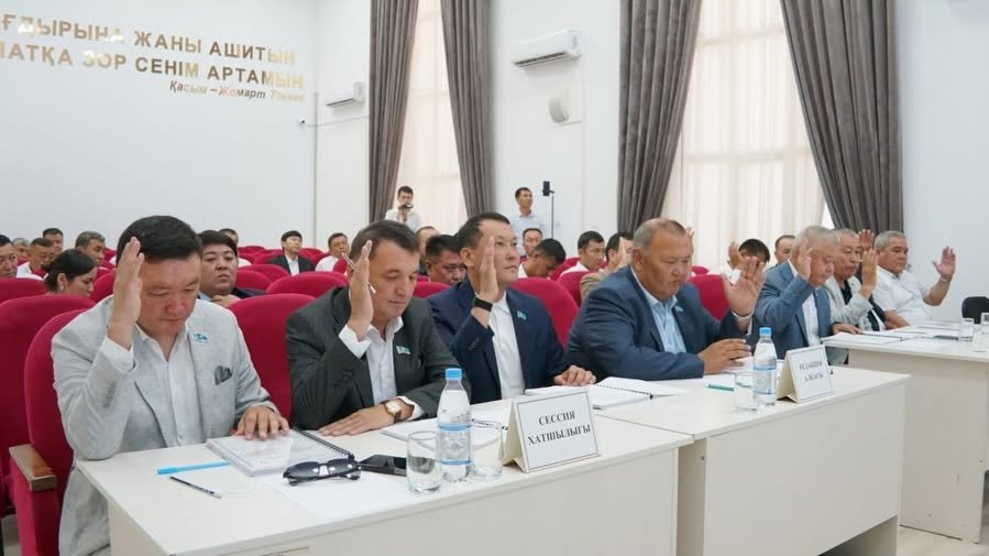 КЕЛЕСТЕ КЕЗЕКТІ МӘСЛИХАТ СЕССИЯСЫ ӨТІП, ТИІСТІ ШЕШІМДЕР ҚАБЫЛДАНДЫ